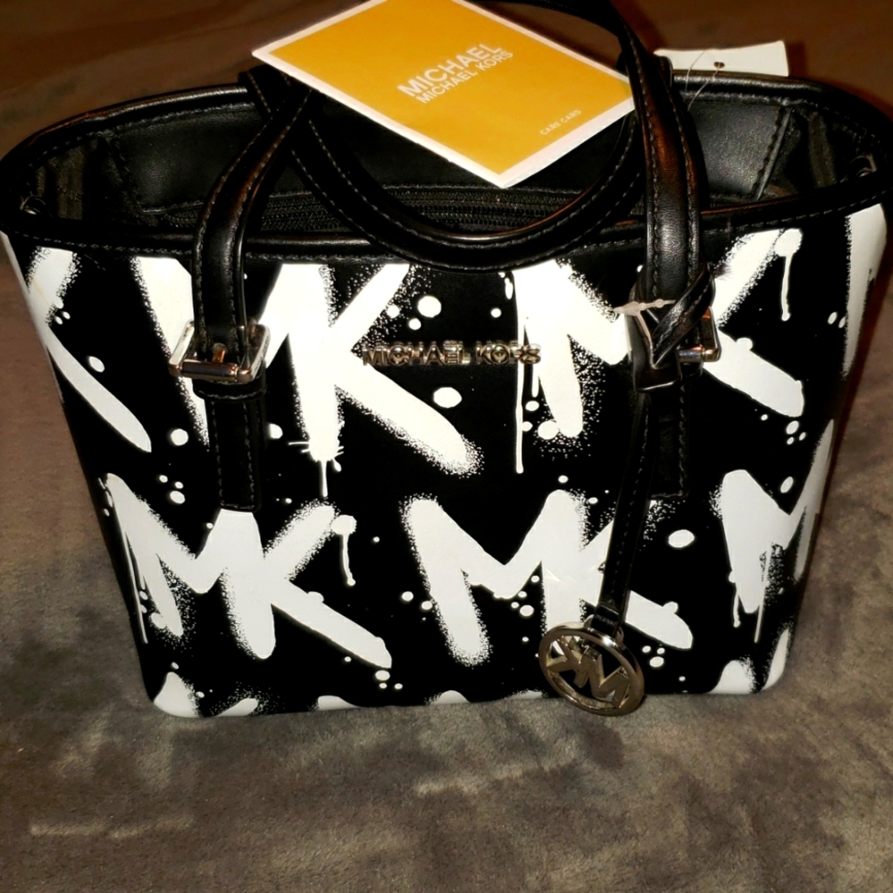 Michael Kors New York City X-small tote graffiti motif